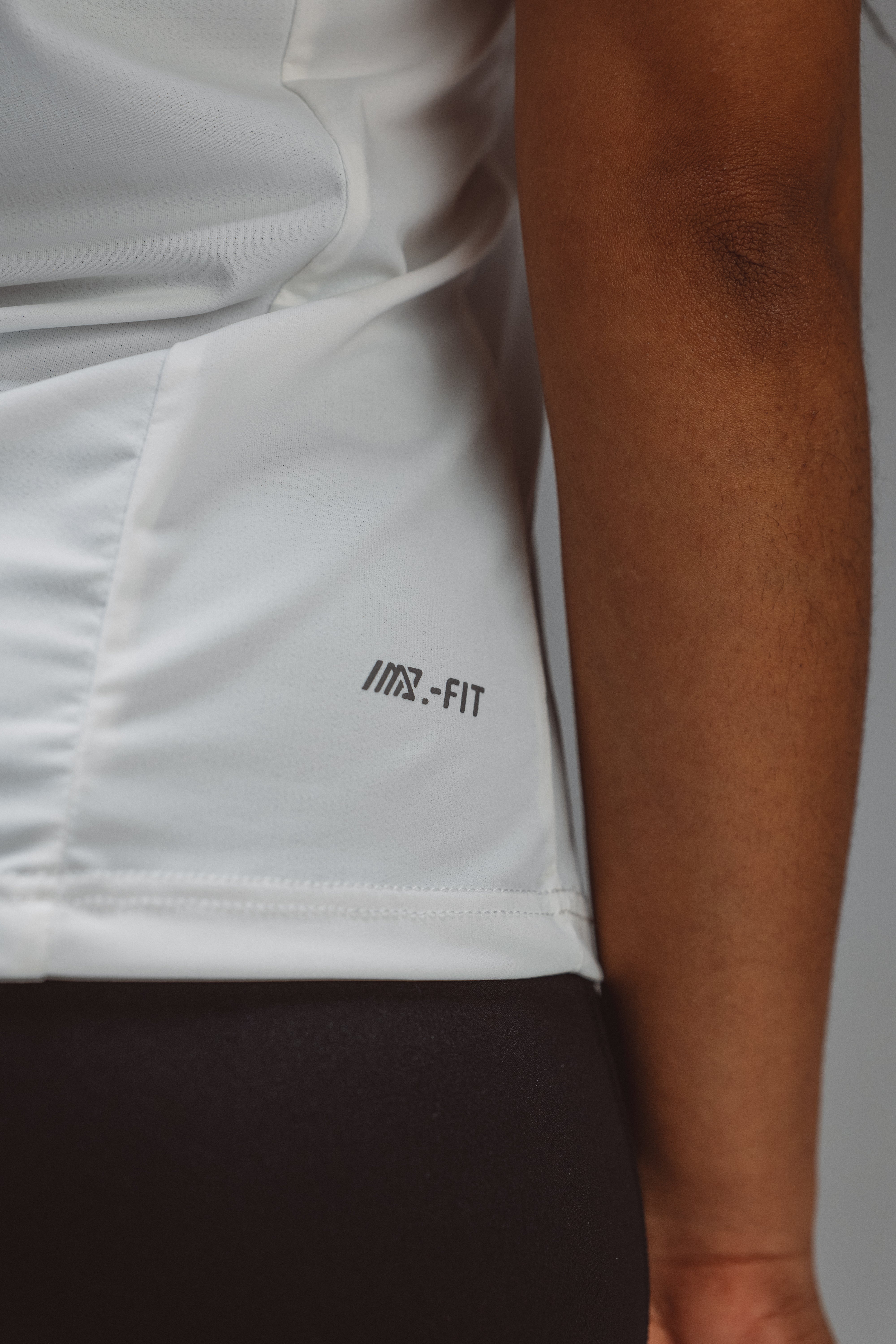 Women’s slim fit quick dry training shirt - White