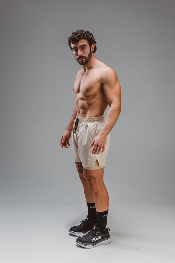 In-Form Shorts - Golden Beige