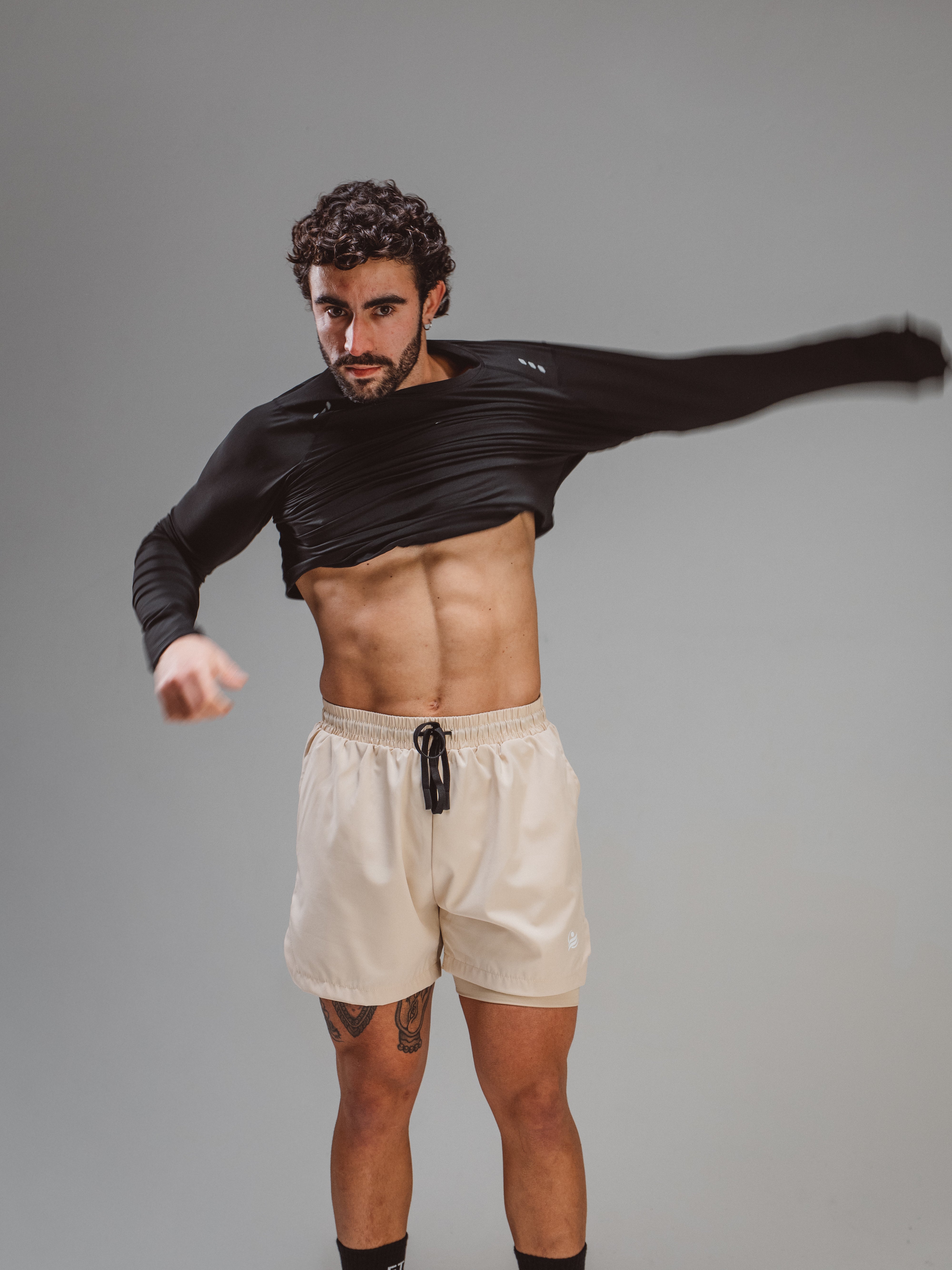 In-Form Shorts - Golden Beige