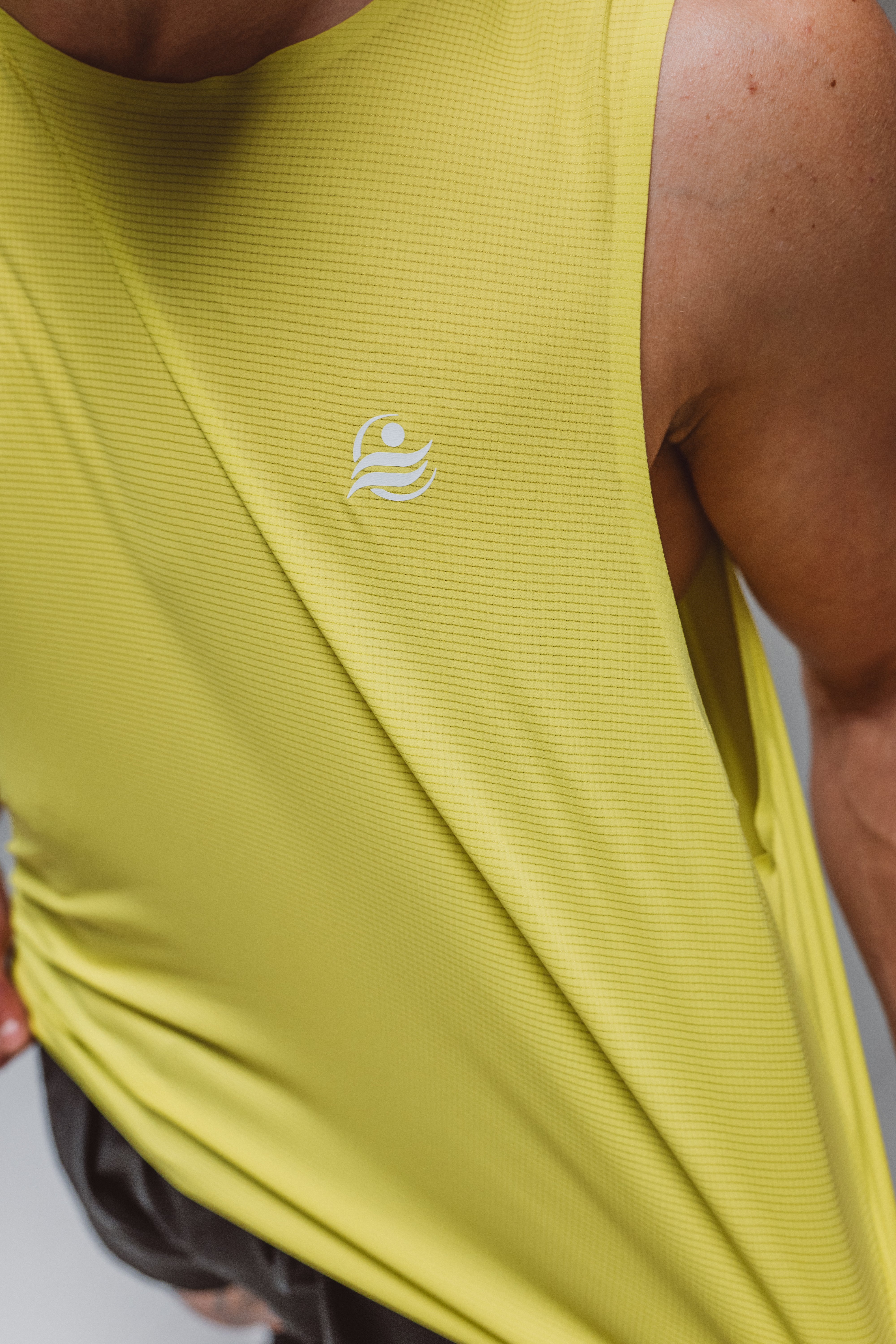 Sleeveless Lightweight Run top